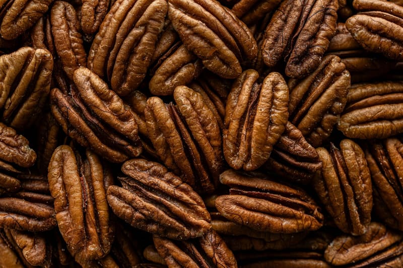 shelled pecan halves